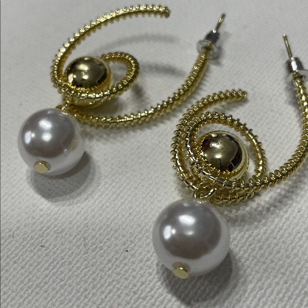 Elegant Gold and Pearl Drop Earrings - Picture 11 of 14